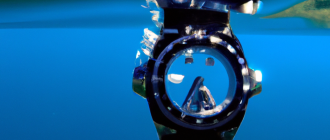 How does a diving watch work under water?