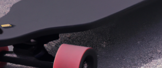 How does an electric skateboard work?